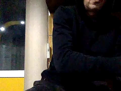 Snapshot of adiluci1 chatting on 12-21-25, 03:24 adiluci1 online show from 12-21-25, 03:24