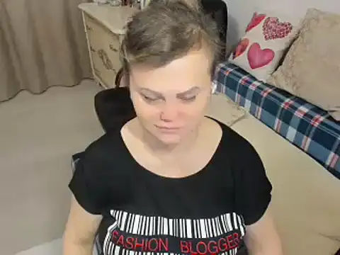 Snapshot of MildMature chatting on 12-18-24, 11:08 MildMature online show from 12-18-24, 11:08