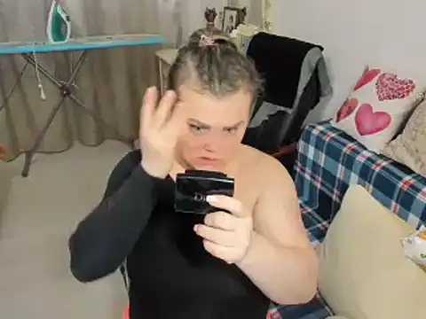 Snapshot of MildMature chatting on 12-23-24, 07:30 MildMature online show from 12-23-24, 07:30