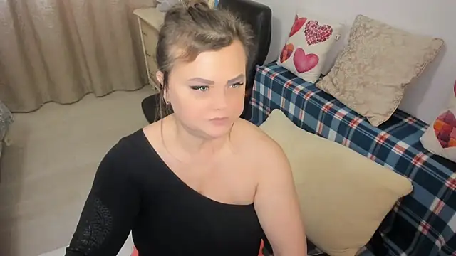 Snapshot of MildMature chatting on 01-03-25, 11:23 MildMature online show from 01-03-25, 11:23