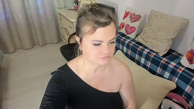 Snapshot of MildMature chatting on 01-04-25, 02:25 MildMature online show from 01-04-25, 02:25