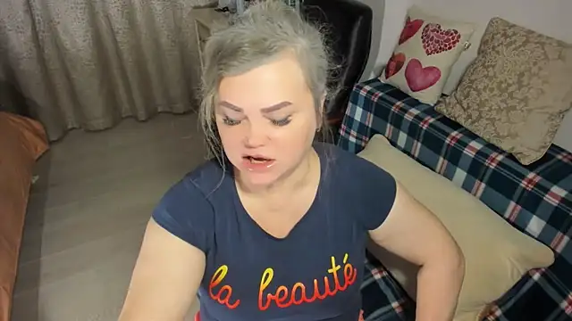 Snapshot of MildMature chatting on 01-11-25, 12:12 MildMature online show from 01-11-25, 12:12