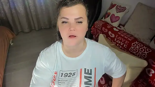 Snapshot of MildMature chatting on 01-18-25, 10:39 MildMature online show from 01-18-25, 10:39