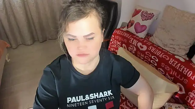 Snapshot of MildMature chatting on 02-06-25, 02:00 MildMature online show from 02-06-25, 02:00