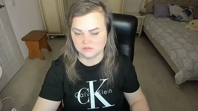 Snapshot of MildMature chatting on 02-20-25, 11:54 MildMature online show from 02-20-25, 11:54