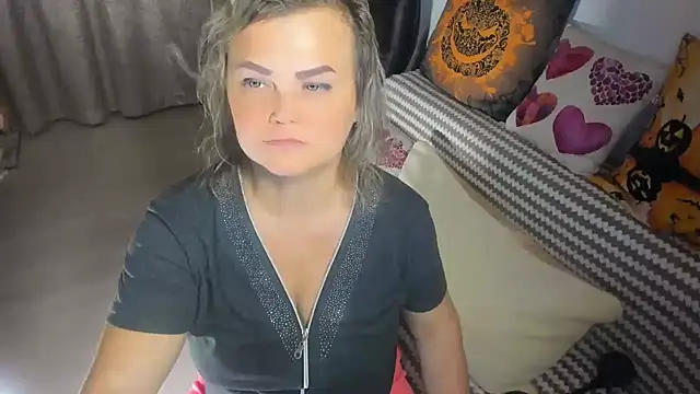 Snapshot of MildMature chatting on 10-01-25, 01:22 MildMature online show from 10-01-25, 01:22