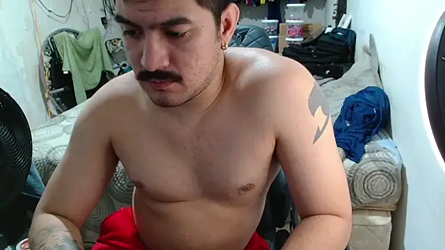 Snapshot of Leonino231 chatting on 06-07-26, 12:15 Leonino231 online show from 06-07-26, 12:15