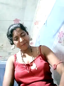 Snapshot of Savita992 chatting on 05-11-26, 07:33 Savita992 online show from 05-11-26, 07:33
