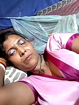 Snapshot of Savita992 chatting on 05-12-26, 08:22 Savita992 online show from 05-12-26, 08:22