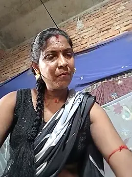 Snapshot of Savita992 chatting on 05-19-26, 08:42 Savita992 online show from 05-19-26, 08:42
