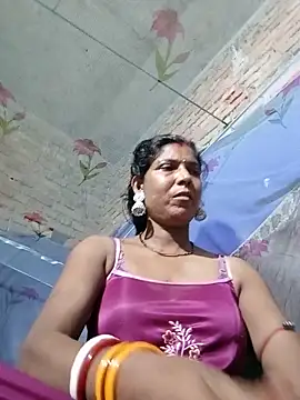 Snapshot of Savita992 chatting on 05-28-26, 09:45 Savita992 online show from 05-28-26, 09:45