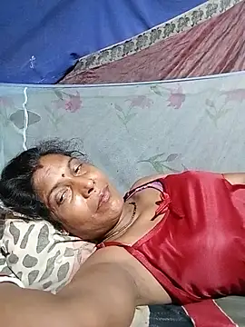 Snapshot of Savita992 chatting on 06-11-26, 01:05 Savita992 online show from 06-11-26, 01:05