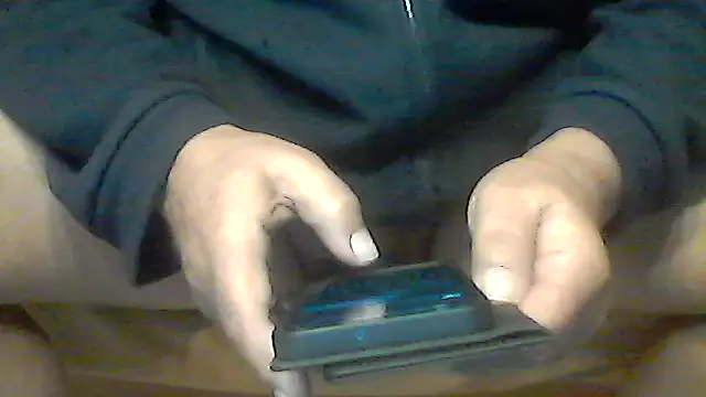 Snapshot of Knabenpenis@xh chatting on 10-25-25, 07:16 Knabenpenisxh online show from 10-25-25, 07:16