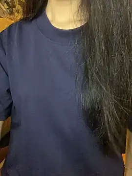 Snapshot of Nhinhi18 chatting on 09-12-25, 03:23 Nhinhi18 online show from 09-12-25, 03:23