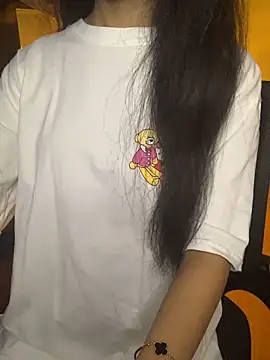 Snapshot of Nhinhi18 chatting on 09-22-25, 03:47 Nhinhi18 online show from 09-22-25, 03:47