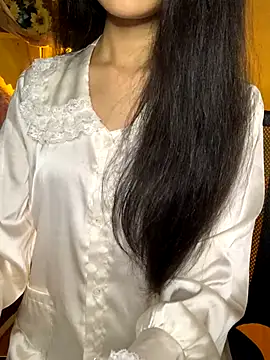 Snapshot of Nhinhi18 chatting on 09-25-25, 03:38 Nhinhi18 online show from 09-25-25, 03:38