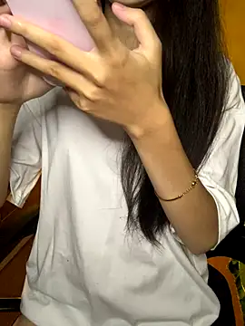 Snapshot of Nhinhi18 chatting on 10-03-25, 02:58 Nhinhi18 online show from 10-03-25, 02:58