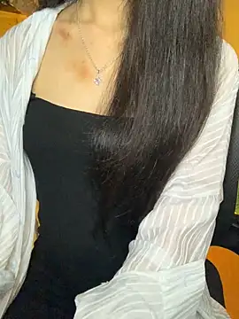 Snapshot of Nhinhi18 chatting on 10-20-25, 03:23 Nhinhi18 online show from 10-20-25, 03:23