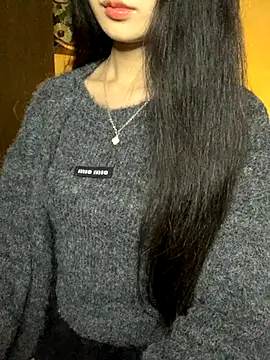 Nhinhi18 online show from 11-19-25, 03:45