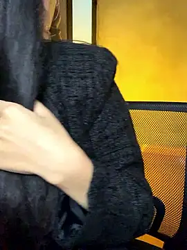 Nhinhi18 online show from 01-16-26, 03:49