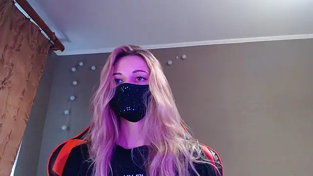 Iris lave online show from 10-18-25, 02:40