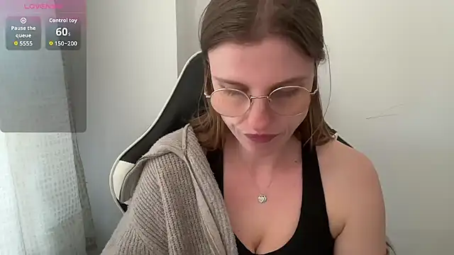 BustyKellyXXX online show from 03-25-26, 04:13