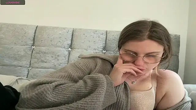 BustyKellyXXX online show from 04-28-26, 08:08