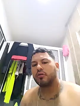 Snapshot of Frank0021 chatting on 11-03-25, 03:52 Frank0021 online show from 11-03-25, 03:52