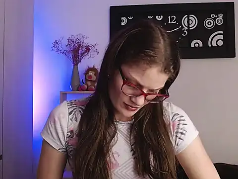 Snapshot of Camila-ventura chatting on 10-25-25, 02:13 Camila-ventura online show from 10-25-25, 02:13