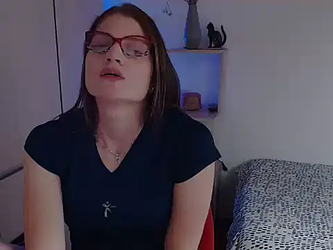 Snapshot of Camila-ventura chatting on 11-18-25, 07:18 Camila-ventura online show from 11-18-25, 07:18