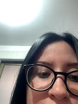 Snapshot of lucy_grey25 chatting on 09-24-25, 10:13 lucy grey25 online show from 09-24-25, 10:13