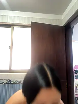 Snapshot of lucy_grey25 chatting on 10-25-25, 02:46 lucy grey25 online show from 10-25-25, 02:46