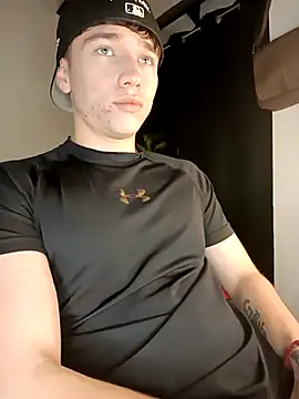 Snapshot of Logan_sixxer chatting on 09-21-25, 10:55 Logan sixxer online show from 09-21-25, 10:55