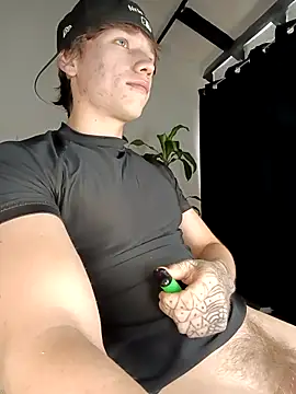 Logan sixxer online show from 11-28-25, 03:36