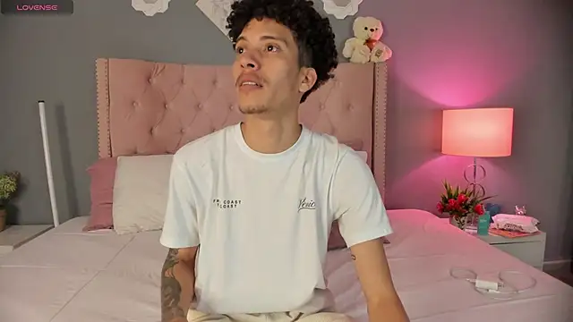 Joe And Emma online show from 11-23-25, 01:05