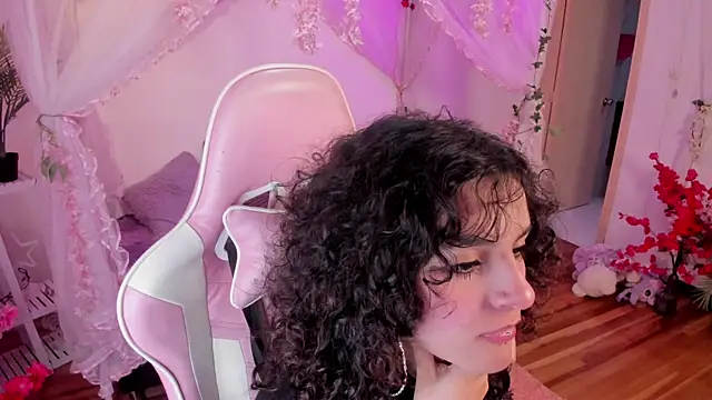 bunny curly online show from 10-22-25, 01:22