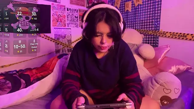 PixelKitty  online show from 06-02-26, 01:40