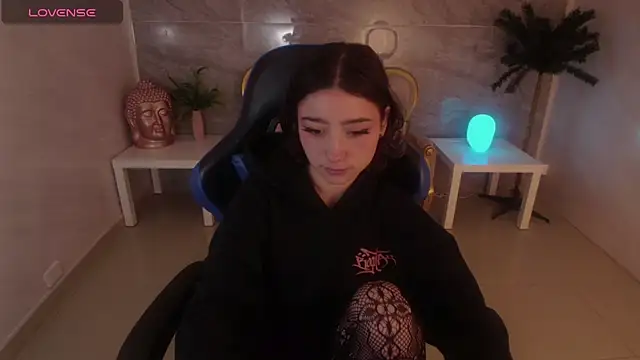 venuss09 s online show from 09-19-25, 01:34