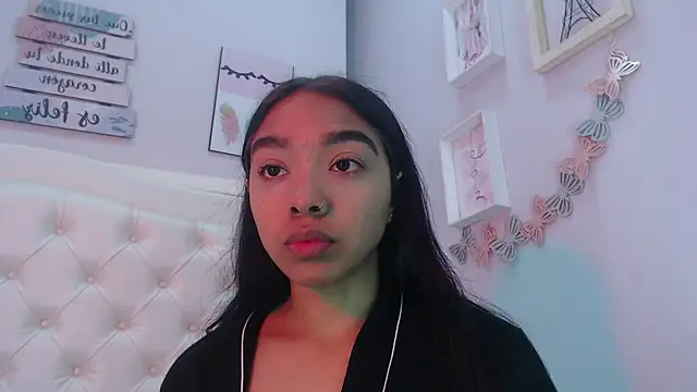 pocahontamoon online show from 09-24-25, 01:14