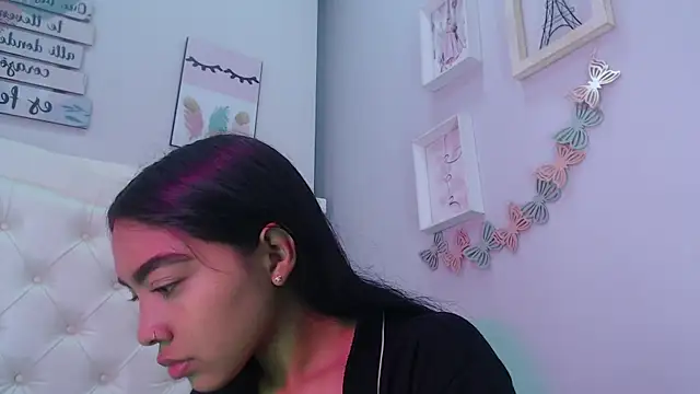 pocahontamoon online show from 09-26-25, 01:26