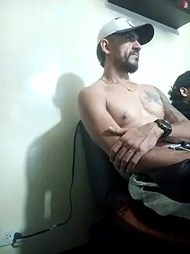 Snapshot of andrusstik chatting on 10-10-25, 05:17 andrusstik online show from 10-10-25, 05:17