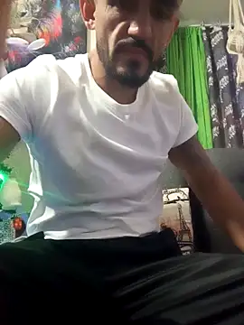 Snapshot of andrusstik chatting on 12-17-25, 01:11 andrusstik online show from 12-17-25, 01:11