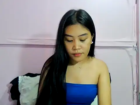 Snapshot of YourWildestDoll chatting on 04-05-26, 05:32 YourWildestDoll online show from 04-05-26, 05:32