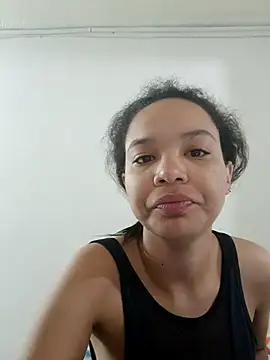Snapshot of Ayshel_cooperr chatting on 10-04-25, 12:41 Ayshel cooperr online show from 10-04-25, 12:41
