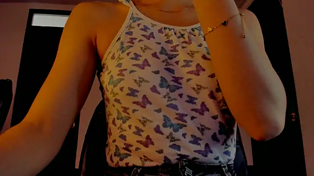 Snapshot of Madison_charlotte chatting on 02-14-26, 02:03 Madison charlotte online show from 02-14-26, 02:03