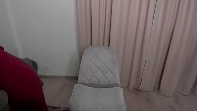 Snapshot of sofielovely_ chatting on 12-02-25, 01:17 sofielovely online show from 12-02-25, 01:17