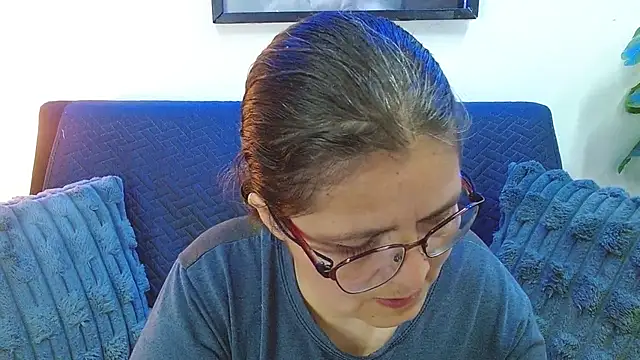 Snapshot of Linda_banks_ chatting on 09-19-25, 01:51 Linda banks online show from 09-19-25, 01:51