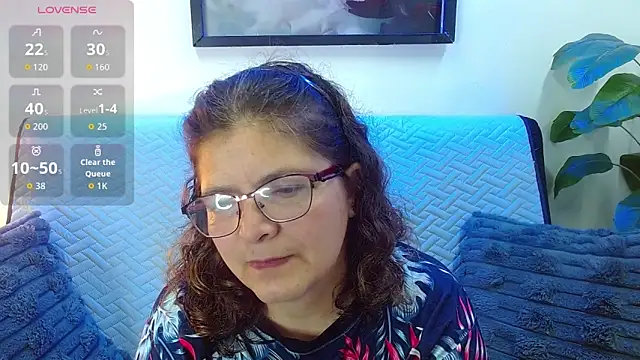 Snapshot of Linda_banks_ chatting on 10-09-25, 02:09 Linda banks online show from 10-09-25, 02:09