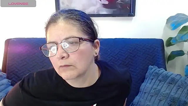 Snapshot of Linda_banks_ chatting on 10-11-25, 02:44 Linda banks online show from 10-11-25, 02:44