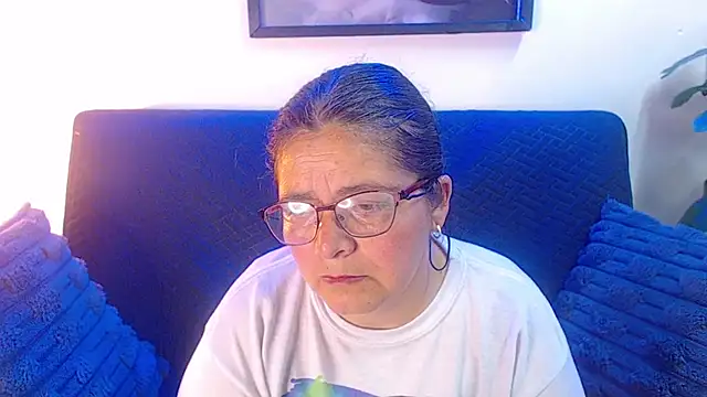 Linda banks  online show from 11-23-25, 01:27